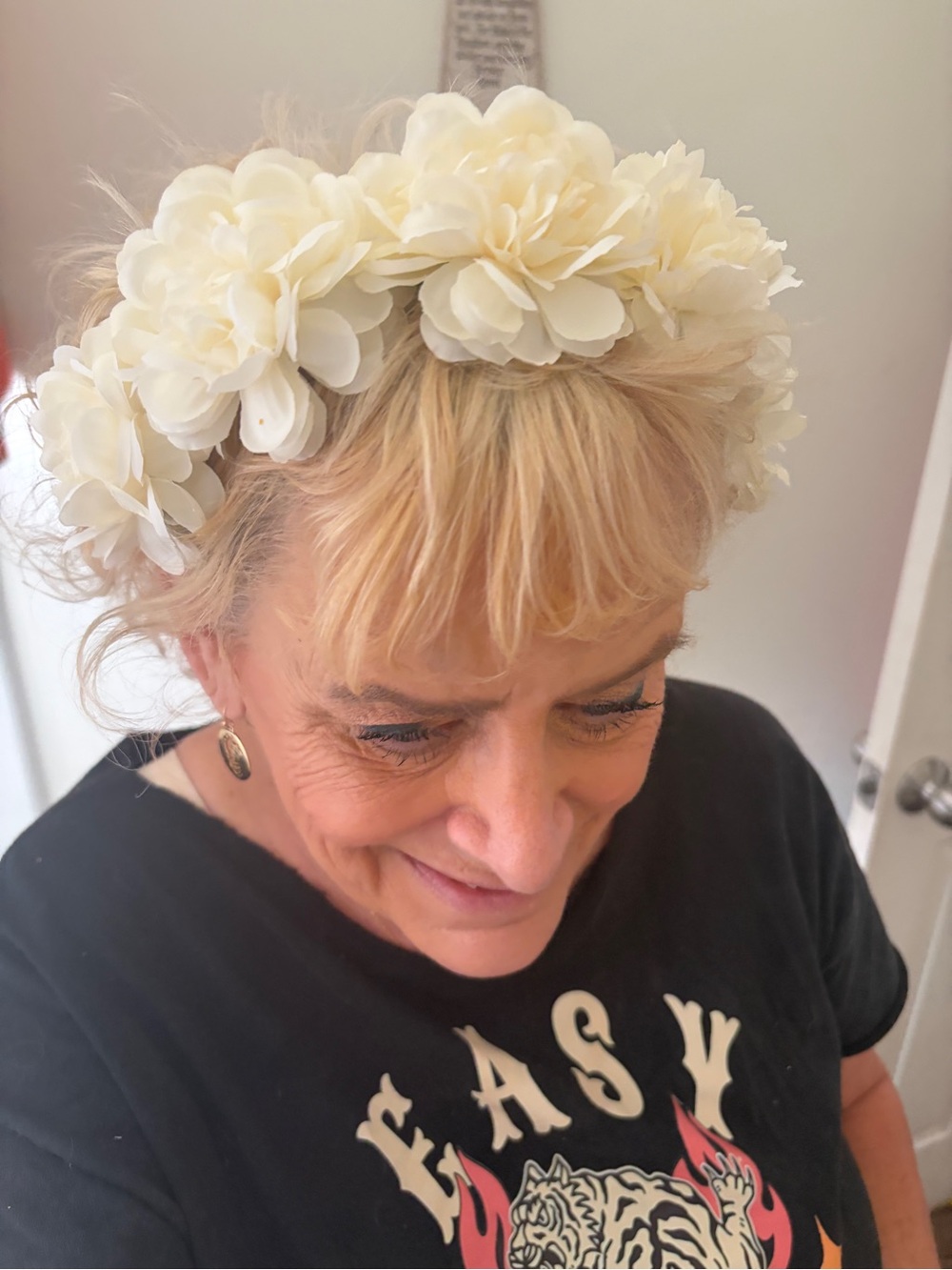 White Floral Headband for Women - Classic Bloom Hair Accessory